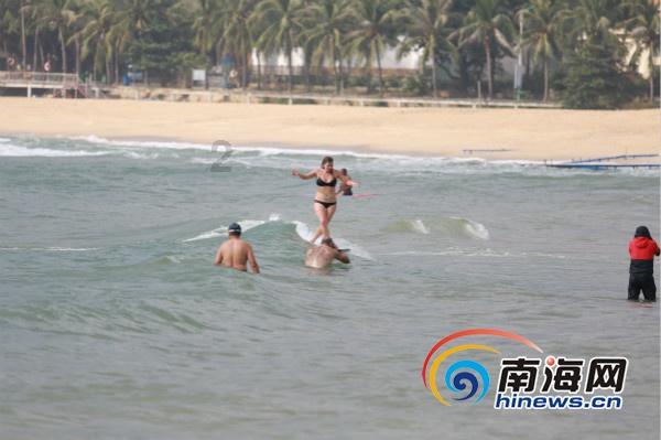 为什么国内盲道被占的现象很普遍？如何为视障人士提供更好的保障？游戏画面