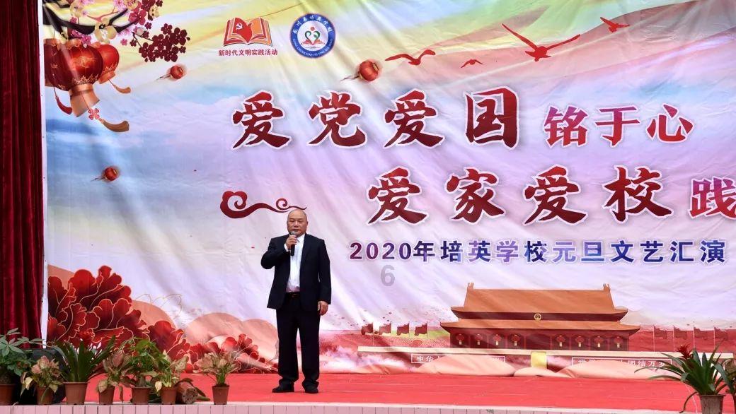 小奶猫听到主人说自己丑,委屈的直哭,网友:嫌丑送给我!