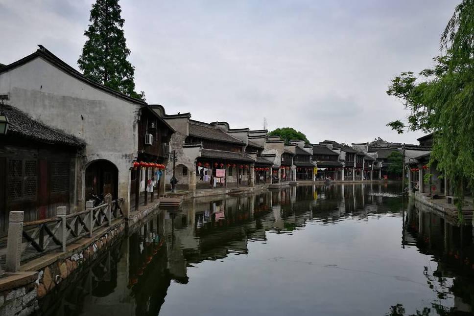 多次背叛⁉️西媒：皮克还曾出轨夏奇拉已婚的私人教练
