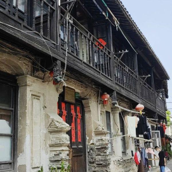 慰问送真情 关爱暖人心——南阳医专二附院赴帮扶村走访慰问